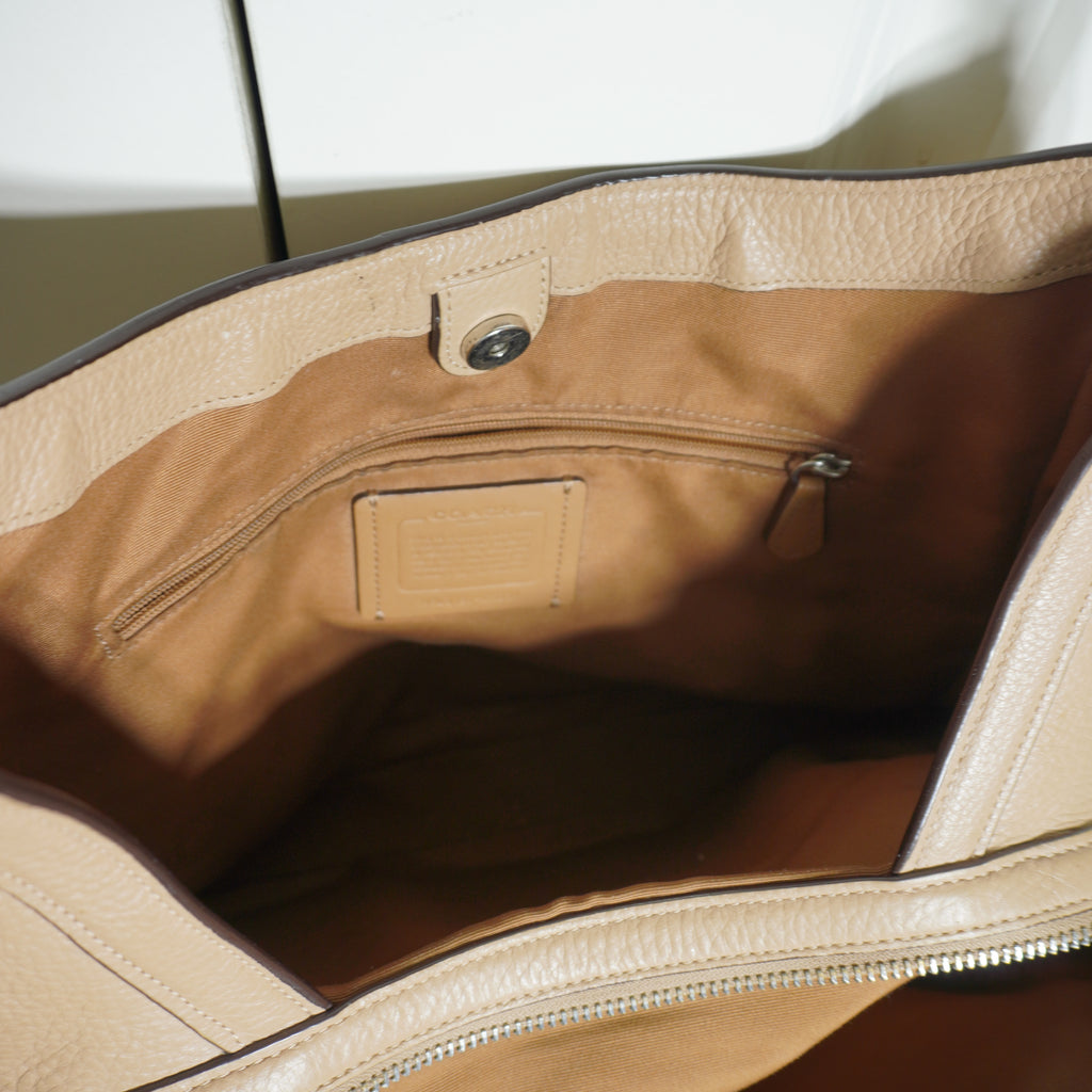 Coach Beige Leather Shoulder Bag